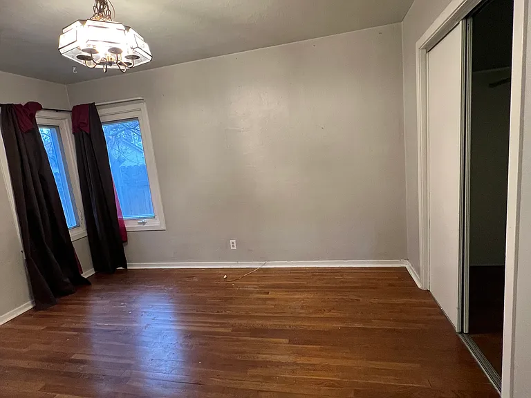 1915 I St — Photo 11