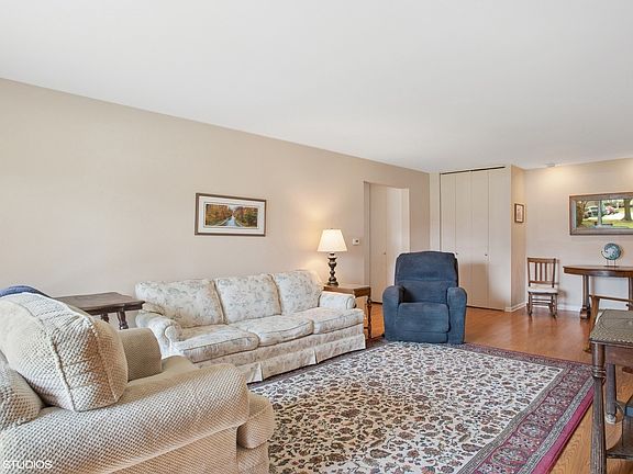 4th image of 1132 E Randville Dr Unit 1E