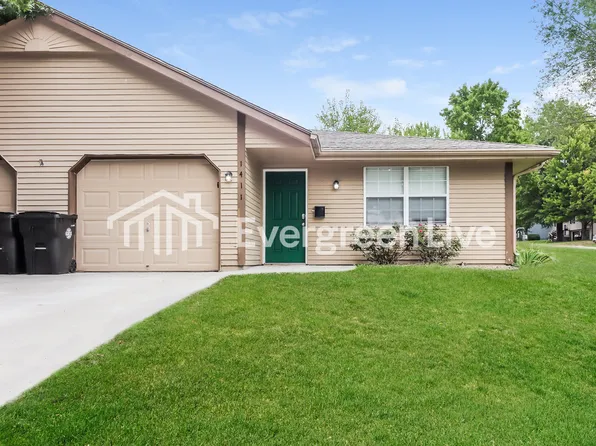 1411 Hawthorne Cir, Pleasant Hill, MO