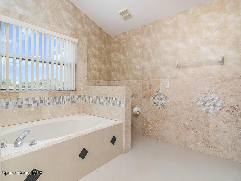 2893 Glasbern Cir — Photo 23