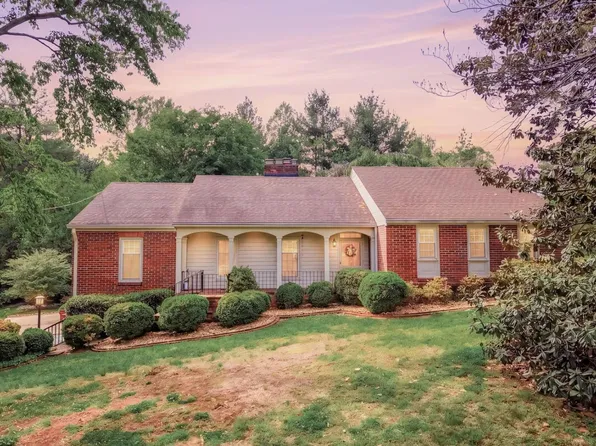 1271 Church St, Appomattox, VA 24522