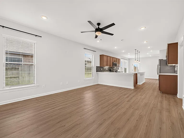 10726 Sky Creek Ln — Photo 10