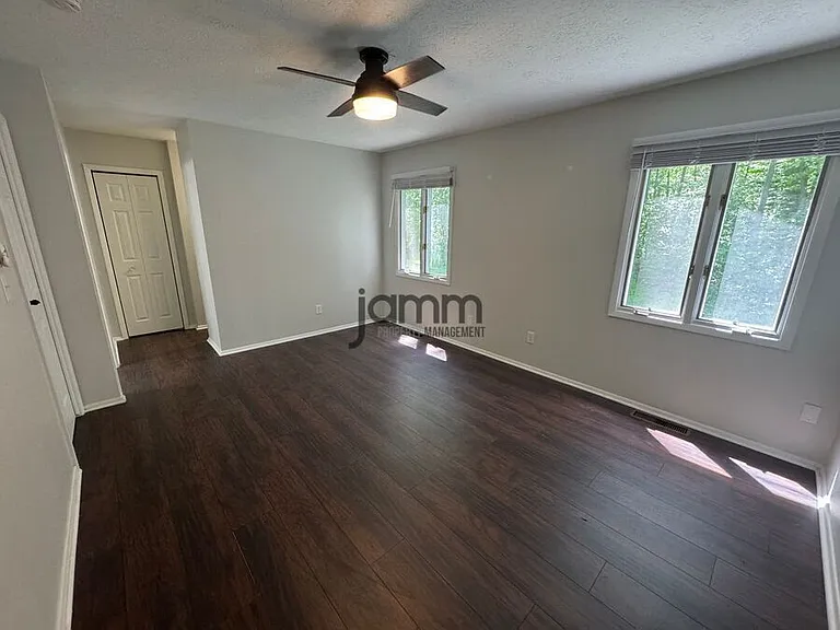 5250 Mills Creek Ln — Photo 12