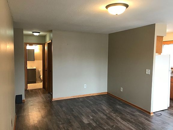 4th image of 2723 Cedar Ave S #8