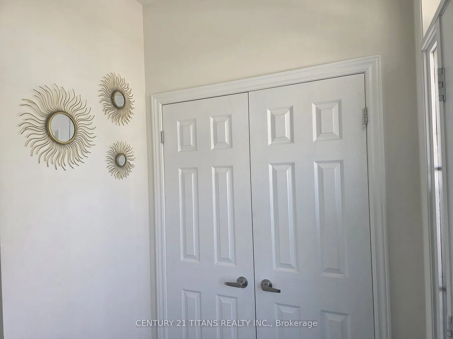 4 bed, $3,500 — Photo 4