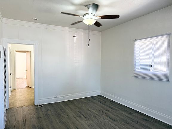 2nd image of 1016 W 108th St #1/2