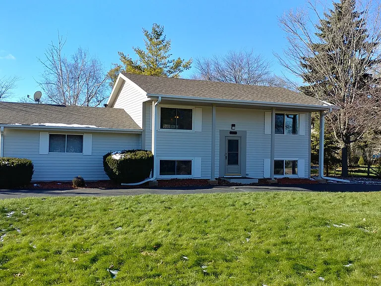 1948 Menomonee Ave — Photo 31