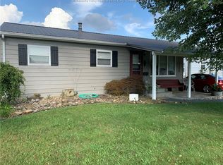 1105 Henry St, Ravenswood, WV 26164