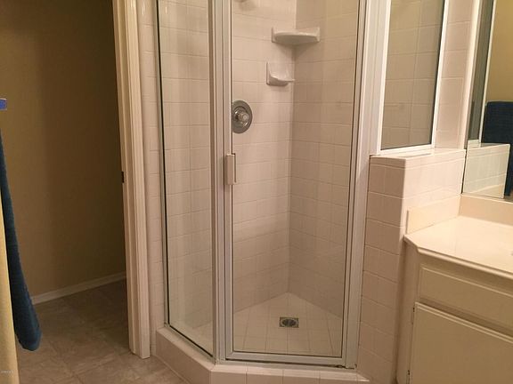 Los Feliz Master Shower