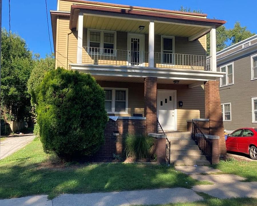 1st image of 317 Pine Ave NW #2