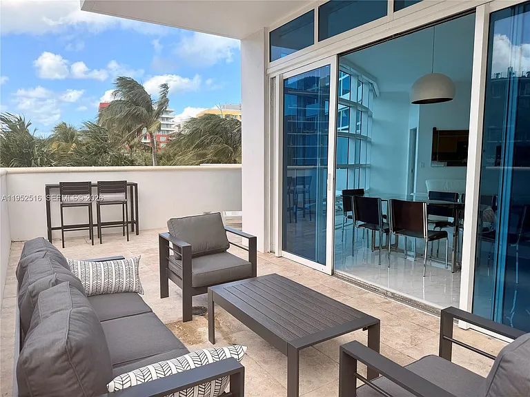 50 S Pointe Dr #LOFT4 — Photo 13