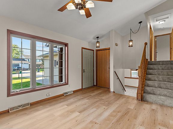 5th image of 1604 Primrose Ln