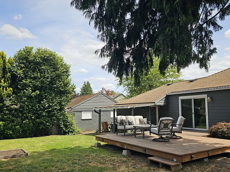 825 N Baldwin St — Photo 35