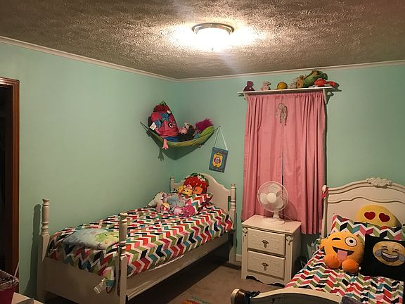 3rd image of 133 Circle Dr