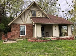 500 Medbury Ln, Richmond, MO 64085