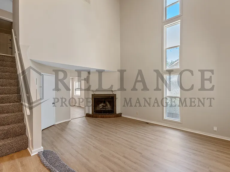 445 N Richmond Ave — Photo 6