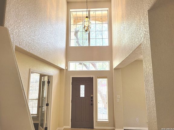 3rd image of 21039 LA PENA DR