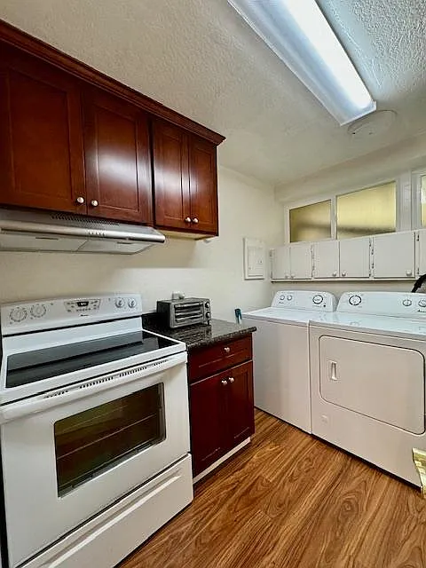 5046 Rahlves Dr photo 1