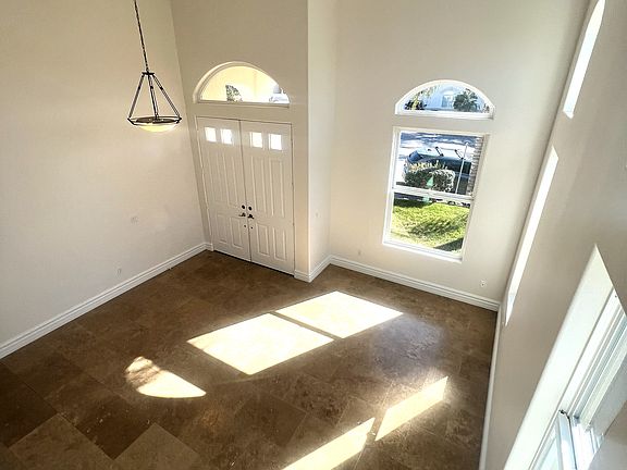 2nd image of 318 Calle De Sereno