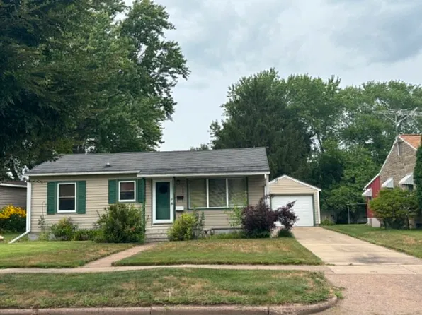 2120 Valmont Avenue, Eau Claire, WI 54701