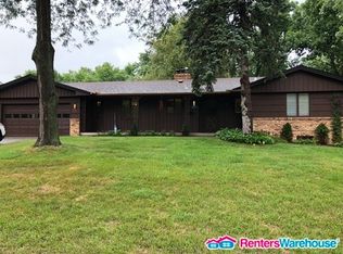 5716 68th St W, Edina, MN 55439