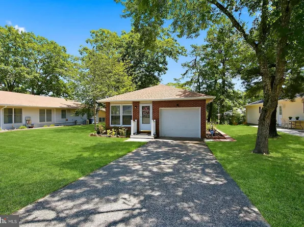 37 Sycamore Rd, Manahawkin, NJ 08050