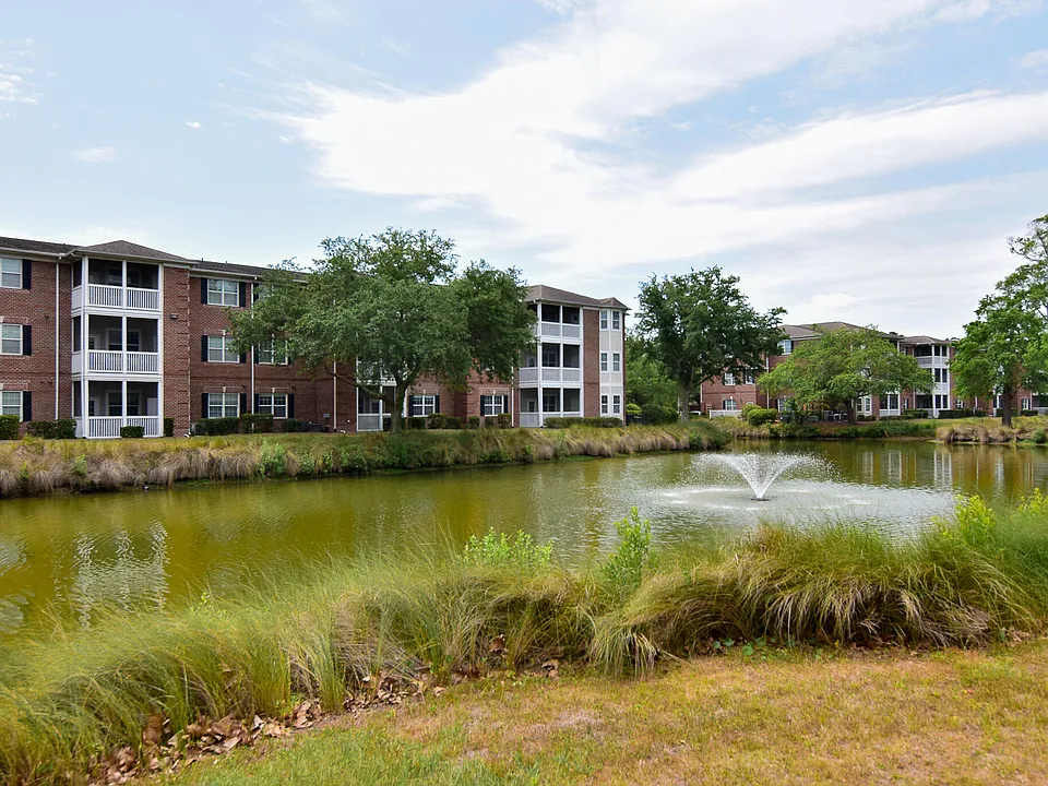 1481 Cambridge Lakes Dr