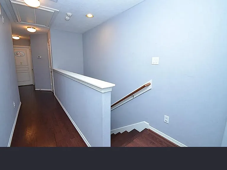 Skyline Village Dr — Photo 3