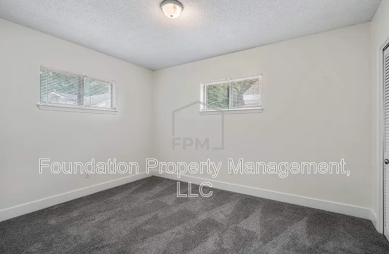 3749 Rhea Ave — Photo 18