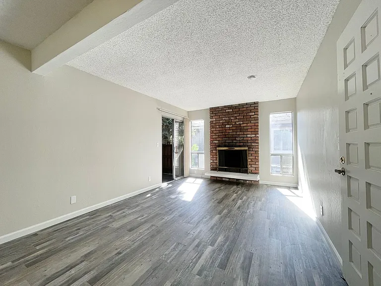 2811-15 E Street — Photo 6