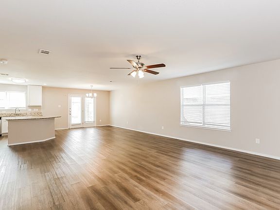 5th image of 421 Fawn Hill Dr