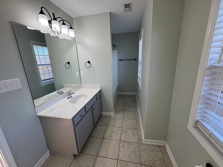 242 Tadcaster Ct — Photo 16