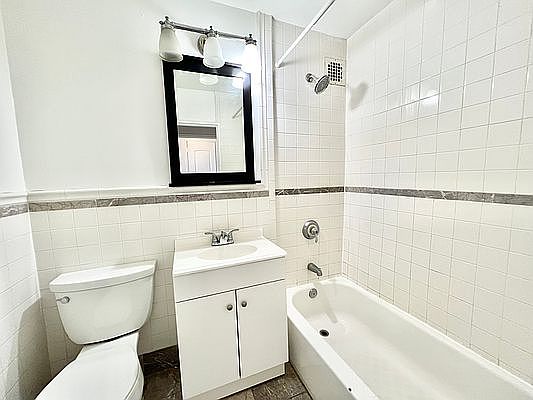 4th image of 483 Ocean Pkwy APT 6F