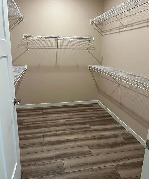 825 Bridle Ln — Photo 3
