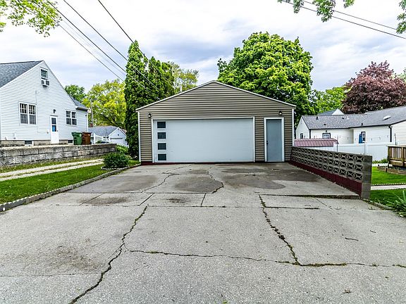 4th image of 2224 W 7th St