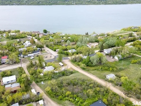505 Idylewylde Avenue, Saskatchewan Beach, SK S0G 4L0