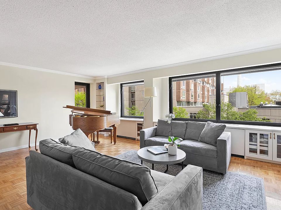 1st image of 531 Main St APT 303