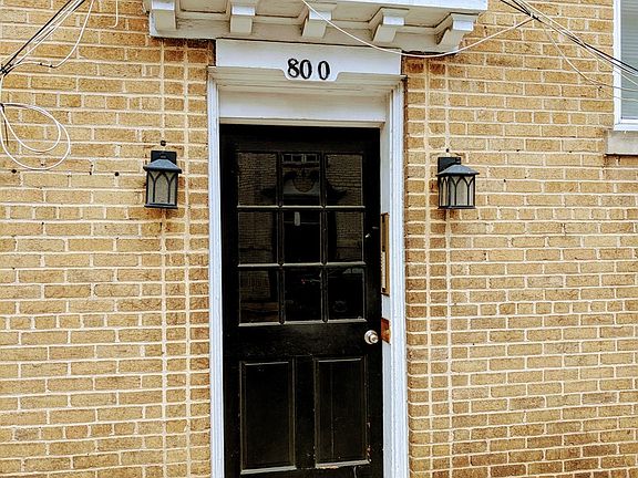 3rd image of 800 N Sheppard St APT 11