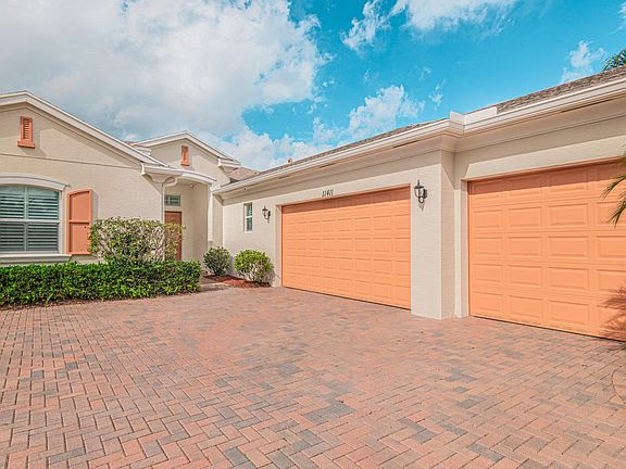 2nd image of 11411 SW Hillcrest Cir