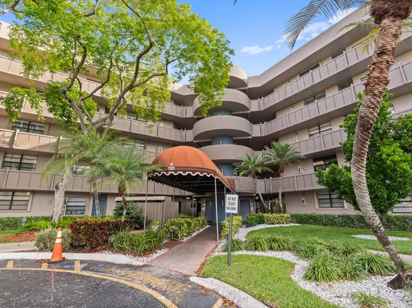 1001 Colony Point Circle, Pembroke Pines, FL 33026