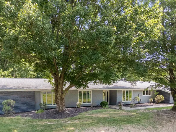 815 Jonathan Ln, Newark, OH 43055