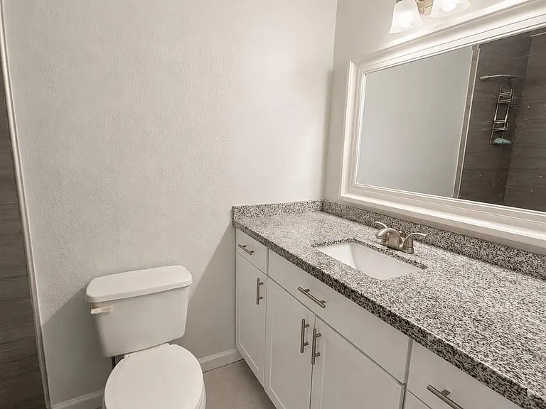 14 Laura Ln — Photo 10