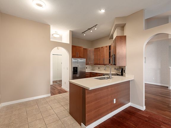 4th image of 7465 Mulberry Pl #18