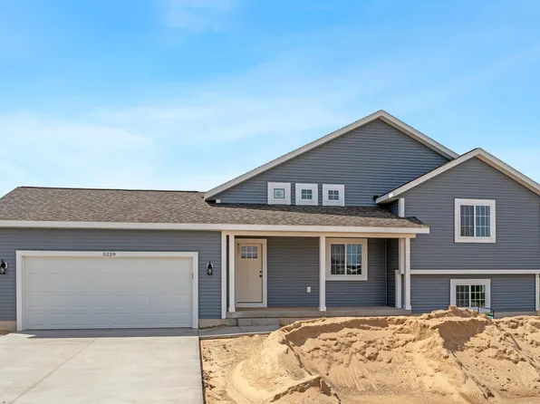 5229 Lilac Ln, Fremont, MI 49412