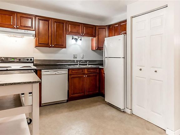 3rd image of 8035 Marlin Dr