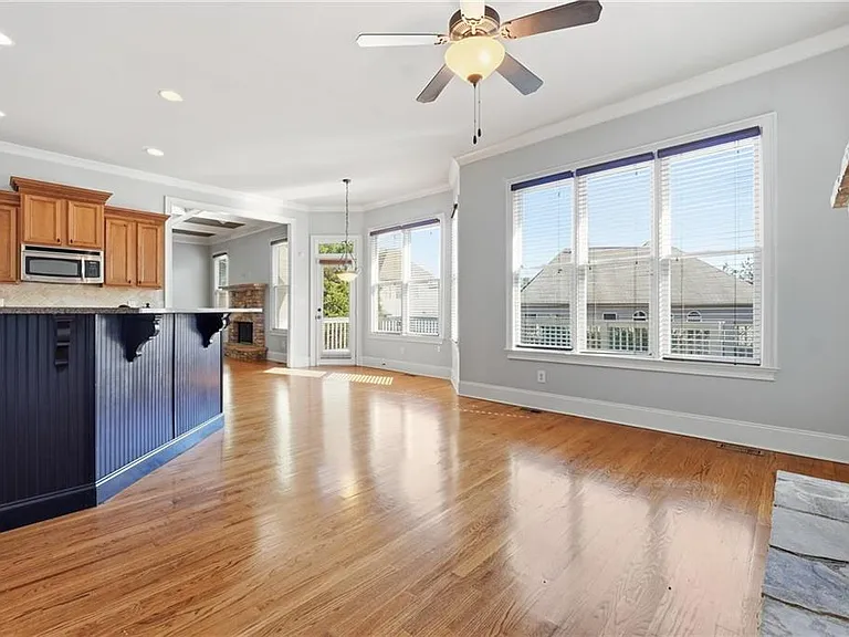 6437 Blue Water Dr — Photo 20