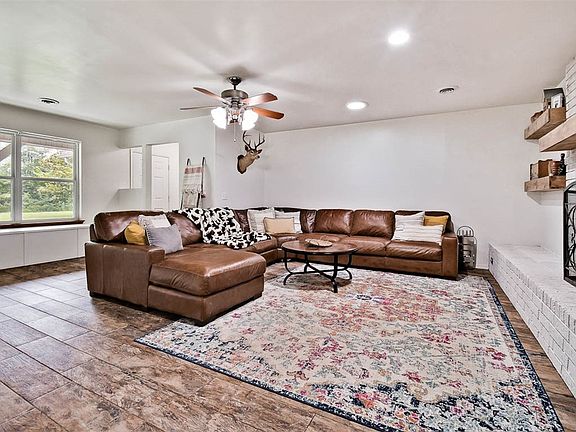 2nd image of 1537 Harris Dr