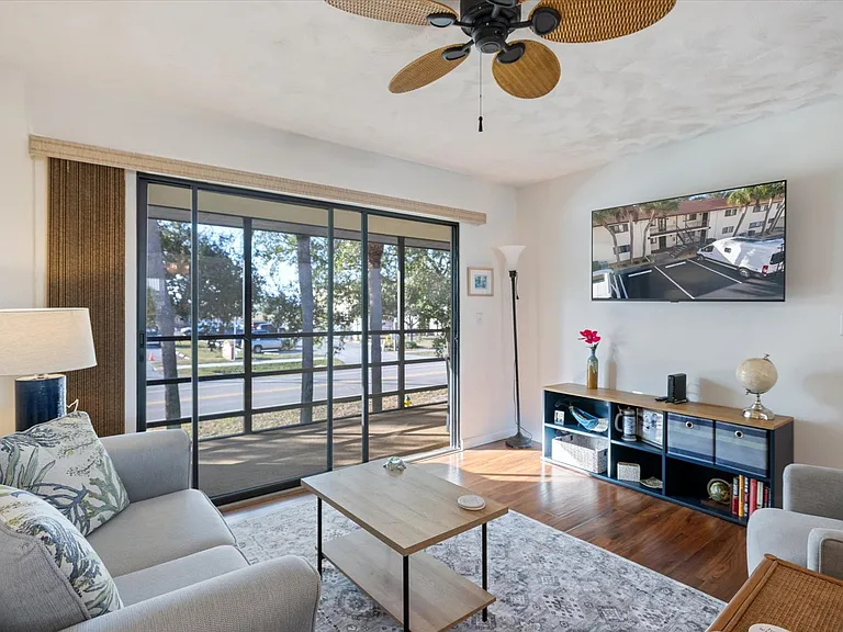 431 Airport Ave E #207 — Photo 12