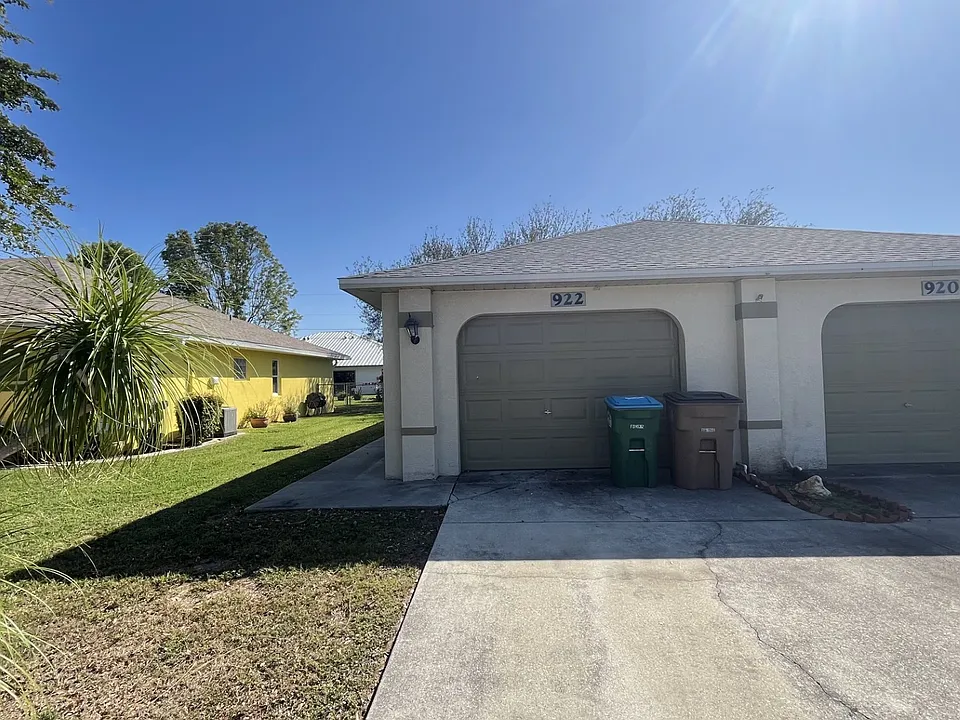 922 SE 13th Ter #1