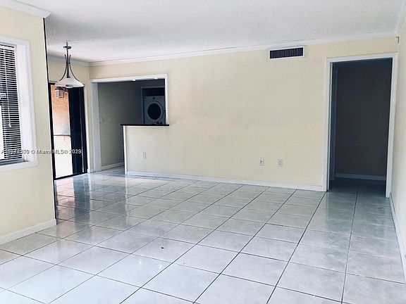 4th image of 221 W Park Dr APT 101-3